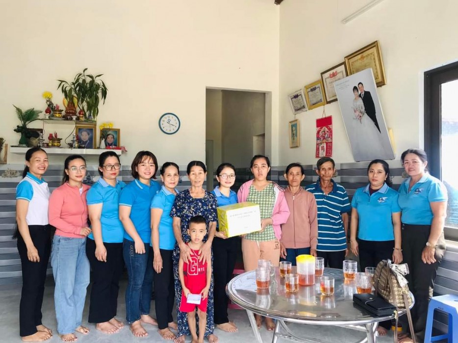 Hội LHPN xã Tam Đàn thực hiện chương trình  “Đồng hành cùng phụ nữ khuyết tật”