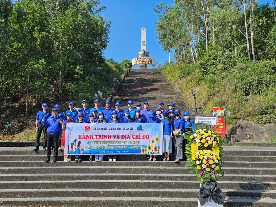 Tuổi trẻ các xã Tam Đàn - Tam Phước - Tam Lộc tổ chức chương trình hành trình về địa chỉ đỏ, thăm...